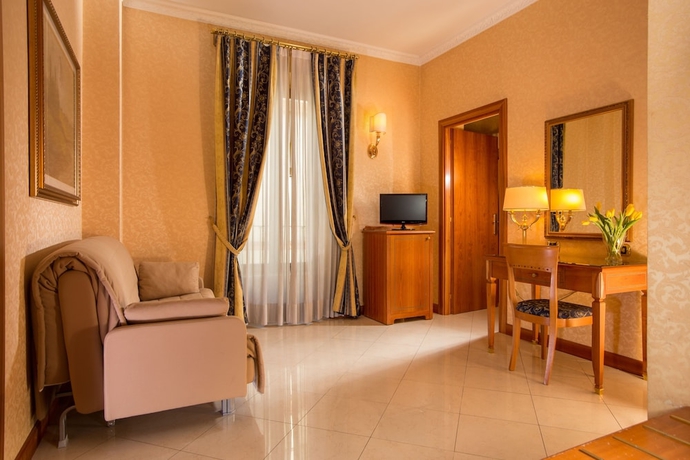Imagen de la habitación del Hotel Amalia Vaticano. Foto 12