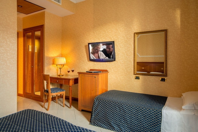 Imagen de la habitación del Hotel Amalia Vaticano. Foto 13