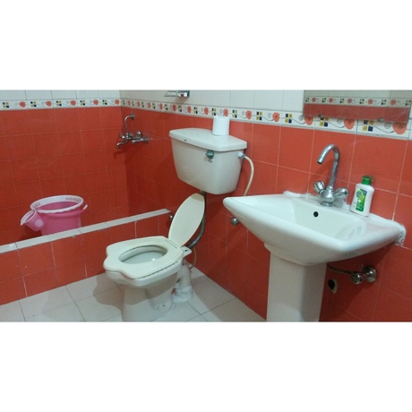 Imagen de la habitación del Hotel Aman Inn. Foto 9