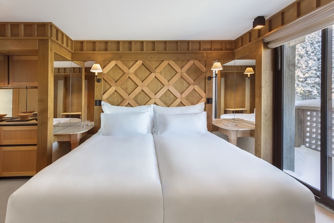 Imagen de la habitación del Hotel Aman Le Mélézin. Foto 5