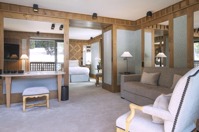 Imagen de la habitación del Hotel Aman Le Mélézin. Foto 7