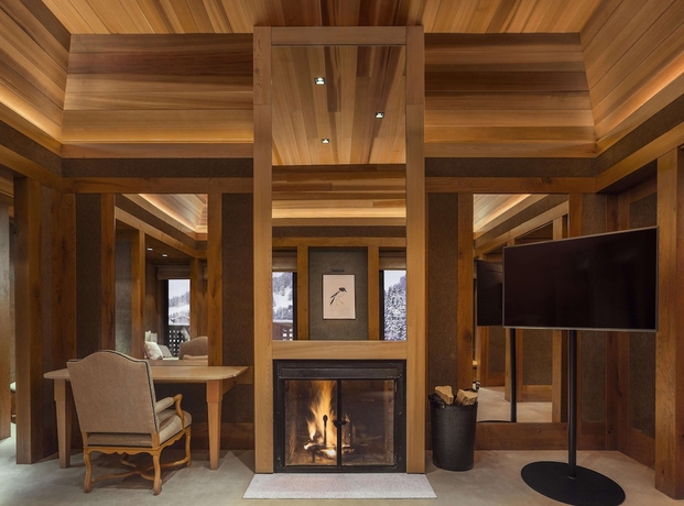 Imagen de la habitación del Hotel Aman Le Mélézin. Foto 9