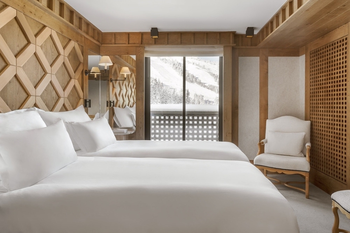 Imagen de la habitación del Hotel Aman Le Mélézin. Foto 11