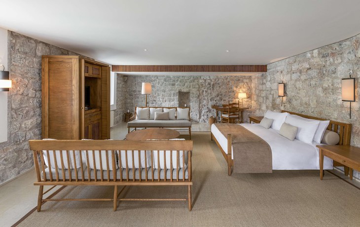 Imagen de la habitación del Hotel Aman Sveti Stefan. Foto 4