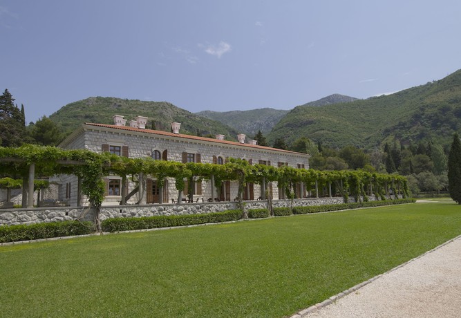 Imagen de la habitación del Hotel Aman Sveti Stefan. Foto 7