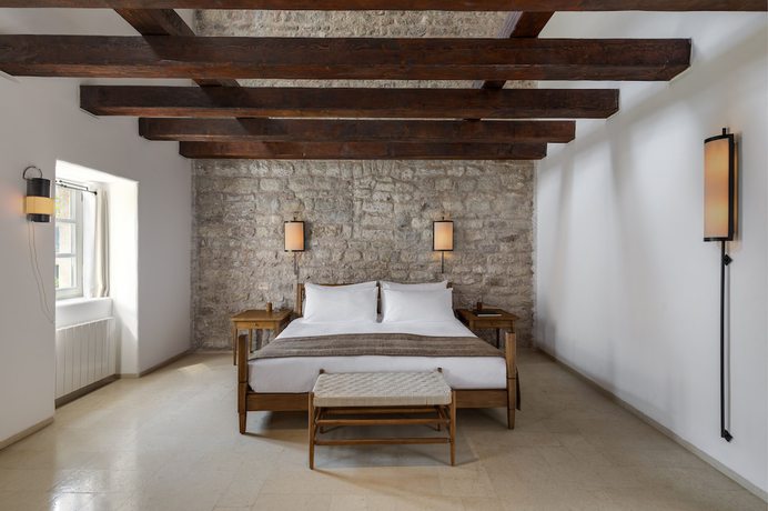 Imagen de la habitación del Hotel Aman Sveti Stefan. Foto 18
