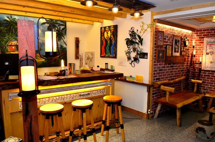 Imagen de los interiores del Hotel Amando Inn. Foto 12