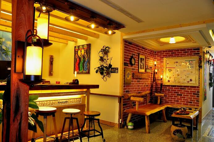 Imagen de los interiores del Hotel Amando Inn. Foto 13