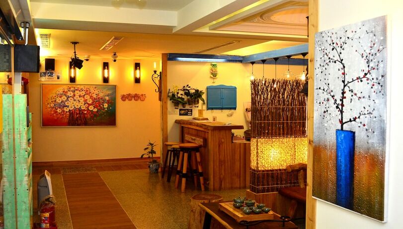 Imagen de los interiores del Hotel Amando Inn. Foto 18