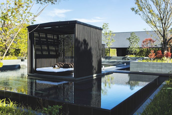 Imagen de la piscina del Hotel Amanemu. Foto 13