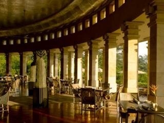 Imagen del bar/restaurante del Hotel Amanjiwo. Foto 6