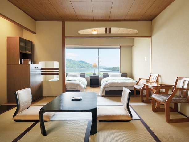 Imagen de la habitación del Hotel Amanohashidate. Foto 14