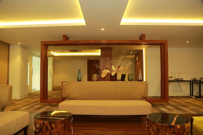 Imagen de los interiores del Hotel Amanora The Fern Hotels and Club. Foto 14