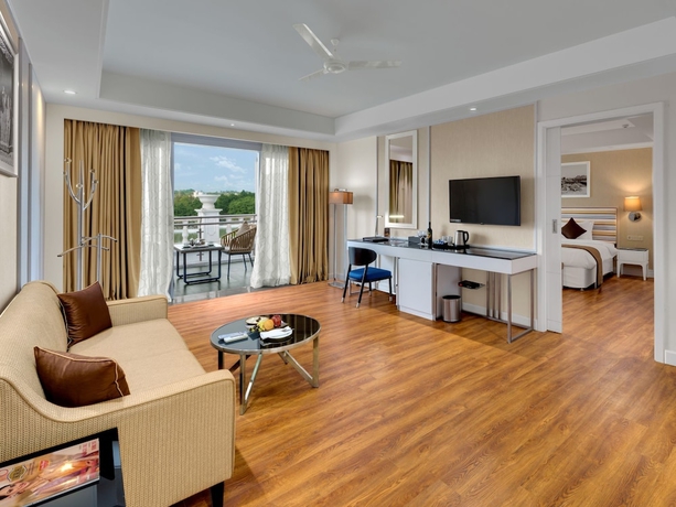 Imagen de la habitación del Hotel Amanora The Fern Hotels and Club. Foto 7