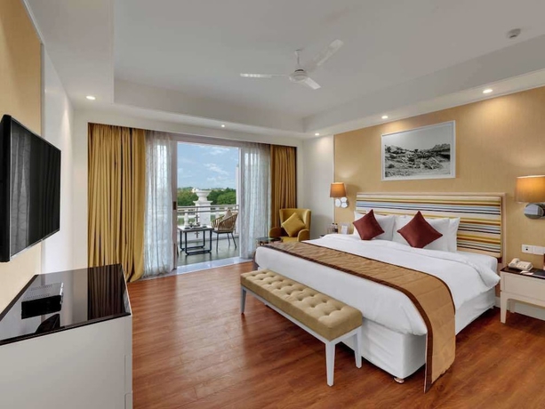 Imagen de la habitación del Hotel Amanora The Fern Hotels and Club. Foto 11