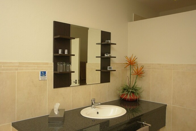 Imagen de la habitación del Hotel Amanzingwe Lodge Conference Centre and Spa. Foto 18