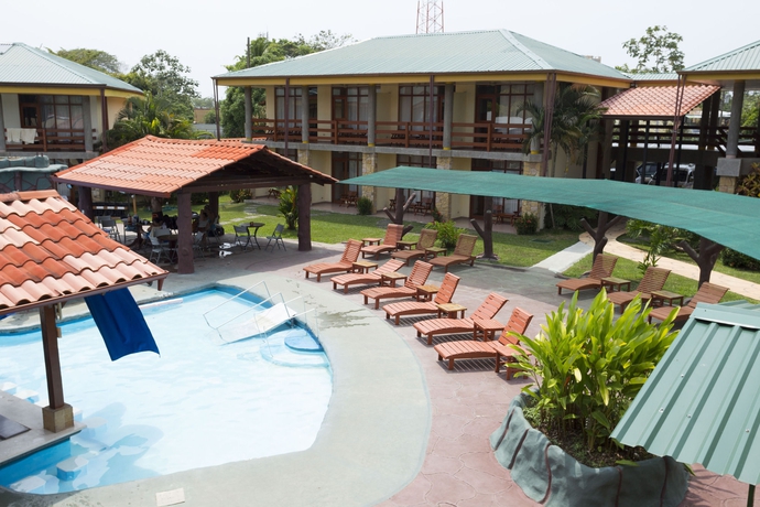 Imagen de la piscina del Hotel Amapola Resort. Foto 16