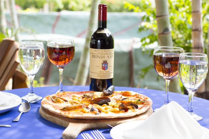 Imagen del bar/restaurante del Hotel Amapola Resort. Foto 3