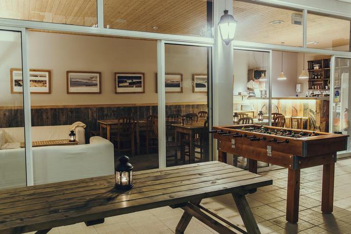 Imagen de los interiores del Hotel Amar Hostel, Suites and Surf Camp. Foto 15