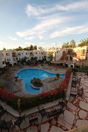 Imagen de la piscina del Hotel Amar Sina Egyptian Village. Foto 16