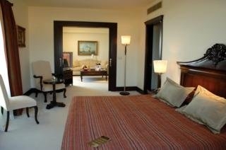 Imagen de la habitación del Hotel Amara Beach Resort. Foto 11