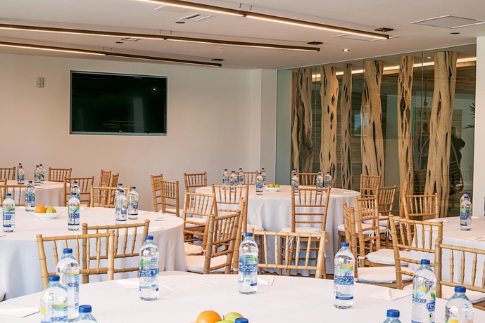 Imagen de los interiores del Hotel Amara Cay Resort. Foto 12