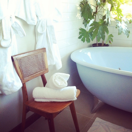 Imagen de la piscina del Hotel Amara Springs Guest House. Foto 18