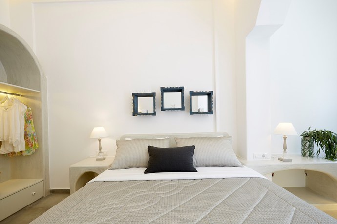 Imagen de la habitación del Hotel Amara Suites Santorini. Foto 7