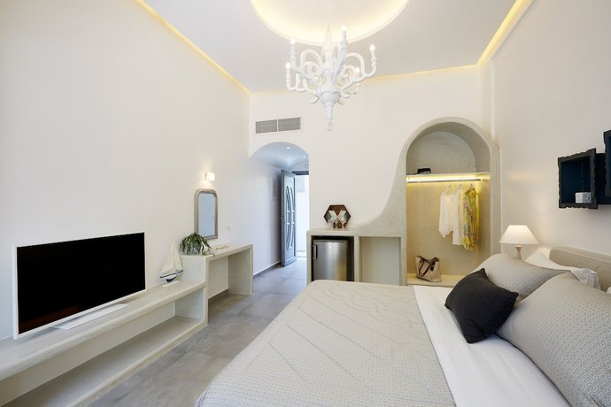 Imagen de la habitación del Hotel Amara Suites Santorini. Foto 10