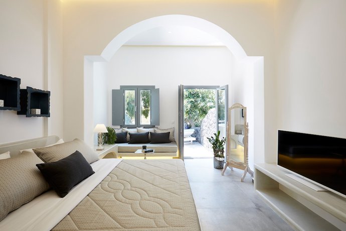 Imagen de la habitación del Hotel Amara Suites Santorini. Foto 12