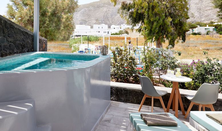 Imagen de la habitación del Hotel Amara Suites Santorini. Foto 16