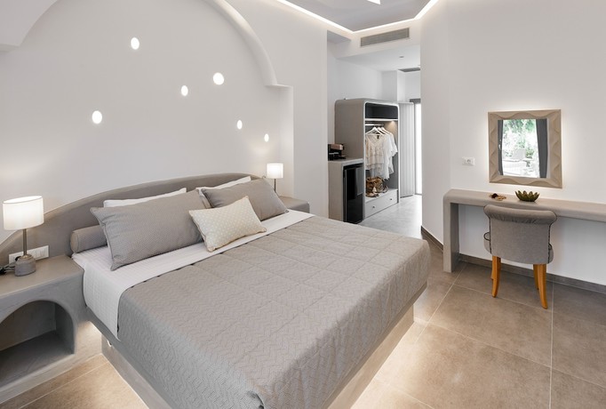 Imagen de la habitación del Hotel Amara Suites Santorini. Foto 19