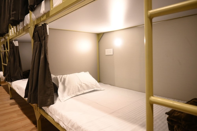 Imagen de la habitación del Hotel Amara Super Deluxe Dormitory. Foto 12