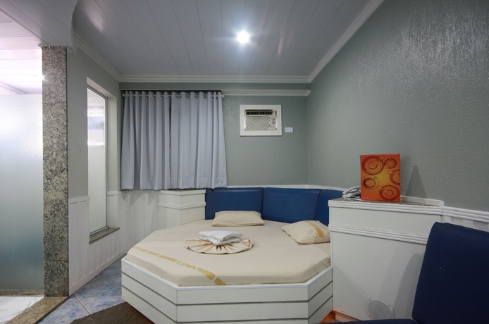 Imagen de la habitación del Hotel Amaralina. Foto 7