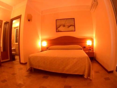 Imagen de la habitación del Hotel Amaranto. Foto 3
