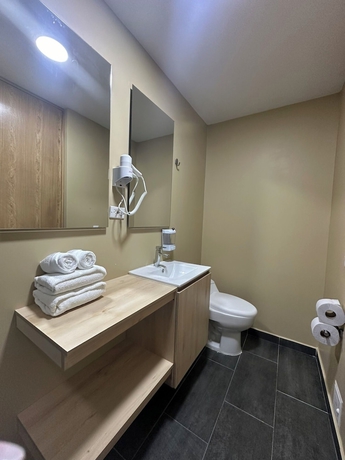 Imagen de la habitación del Hotel Amaranto Suites. Foto 16