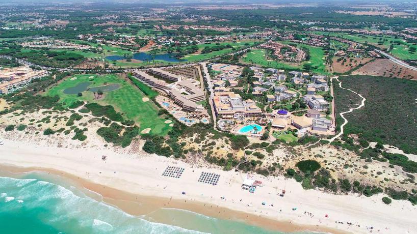 Imagen general del Hotel Amare Beach Hotel Sancti Petri - Adults Recommended. Foto 1