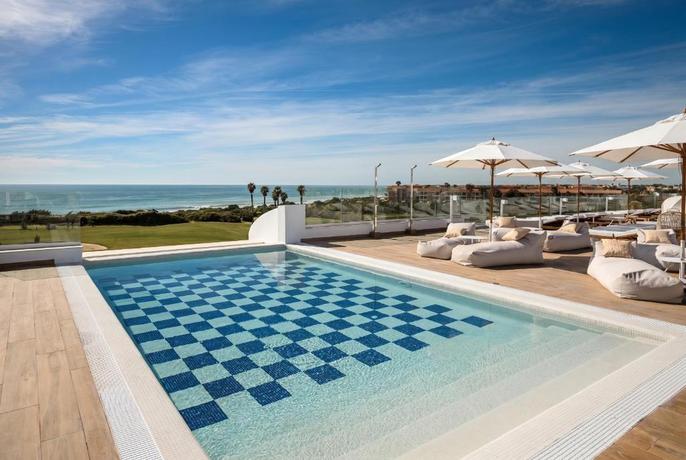 Imagen de la piscina del Hotel Amare Beach Sancti Petri - Adults Recommended. Foto 12