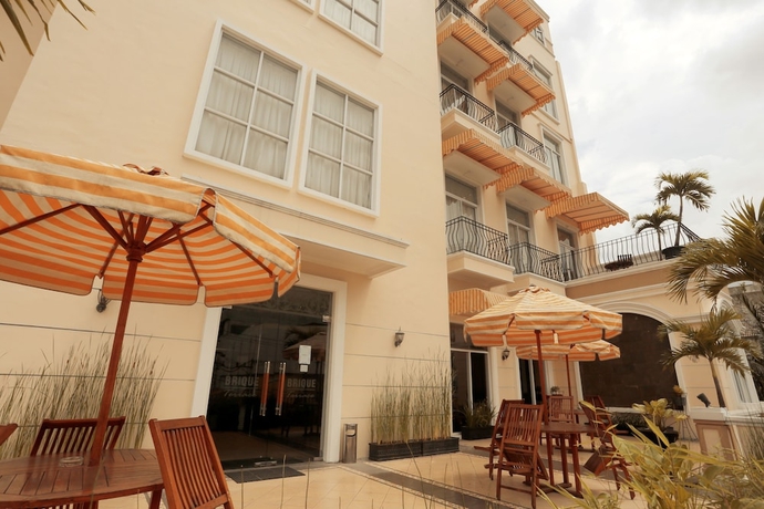 Imagen de los exteriores del Hotel Amarelo Solo. Foto 14