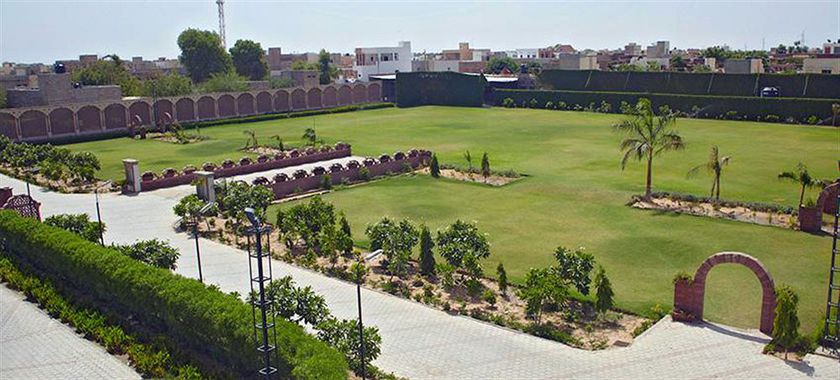 Imagen de los exteriores del Hotel Amargarh Resort. Foto 10