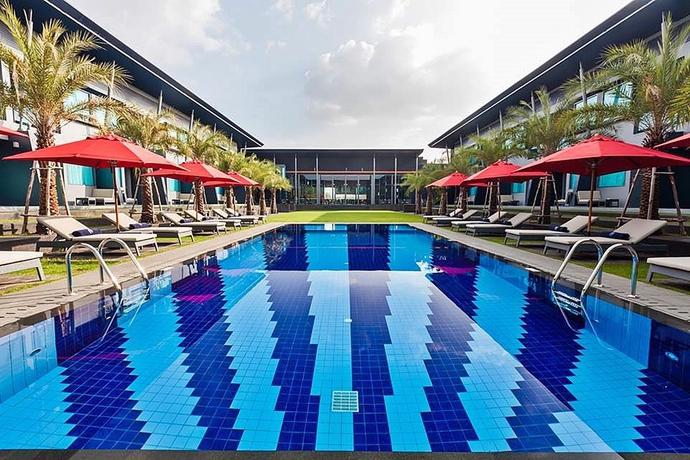 Imagen de la piscina del Hotel Amari Buriram United. Foto 16