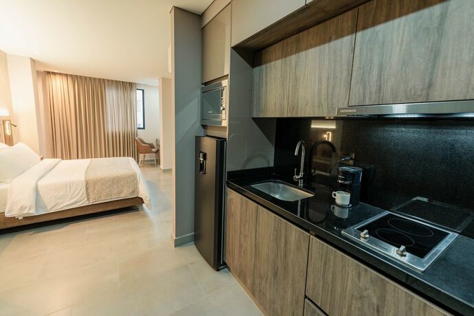Imagen de la habitación del Hotel Amari Living Suites. Foto 17
