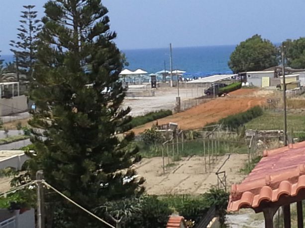 Imagen de los exteriores del Hotel Amaril. Foto 10