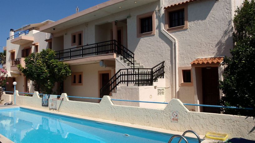 Imagen de los exteriores del Hotel Amaril. Foto 14