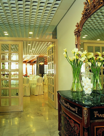 Imagen de los interiores del Hotel Amarilia. Foto 12