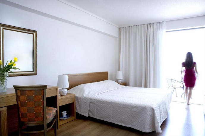 Imagen de la habitación del Hotel Amarilia. Foto 8