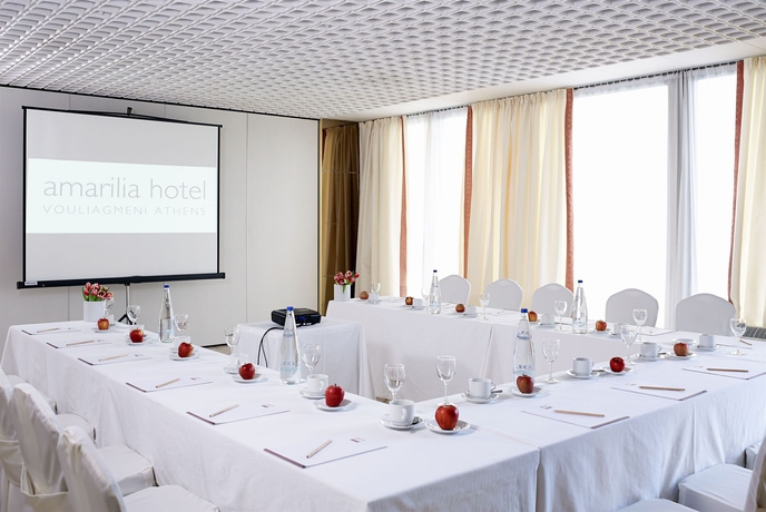 Imagen de los interiores del Hotel Amarilia. Foto 14