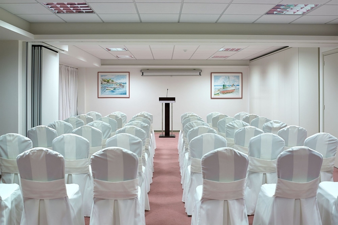 Imagen de los interiores del Hotel Amarilia. Foto 15