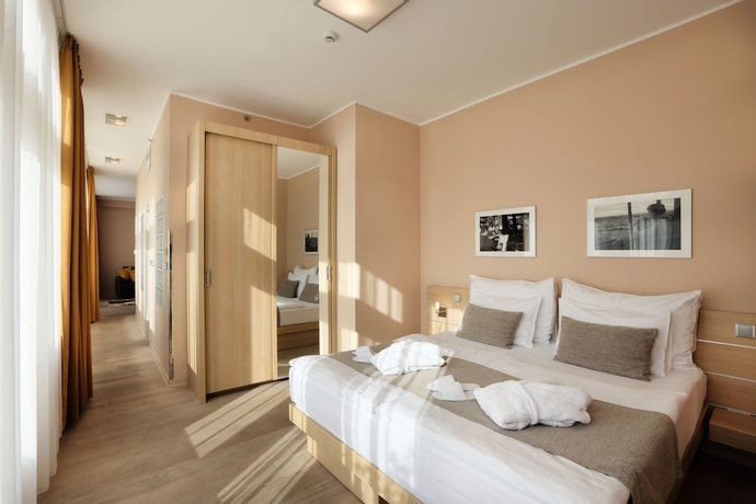 Imagen de la habitación del Hotel Amarilis. Foto 7