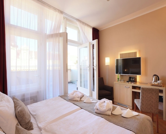 Imagen de la habitación del Hotel Amarilis. Foto 10